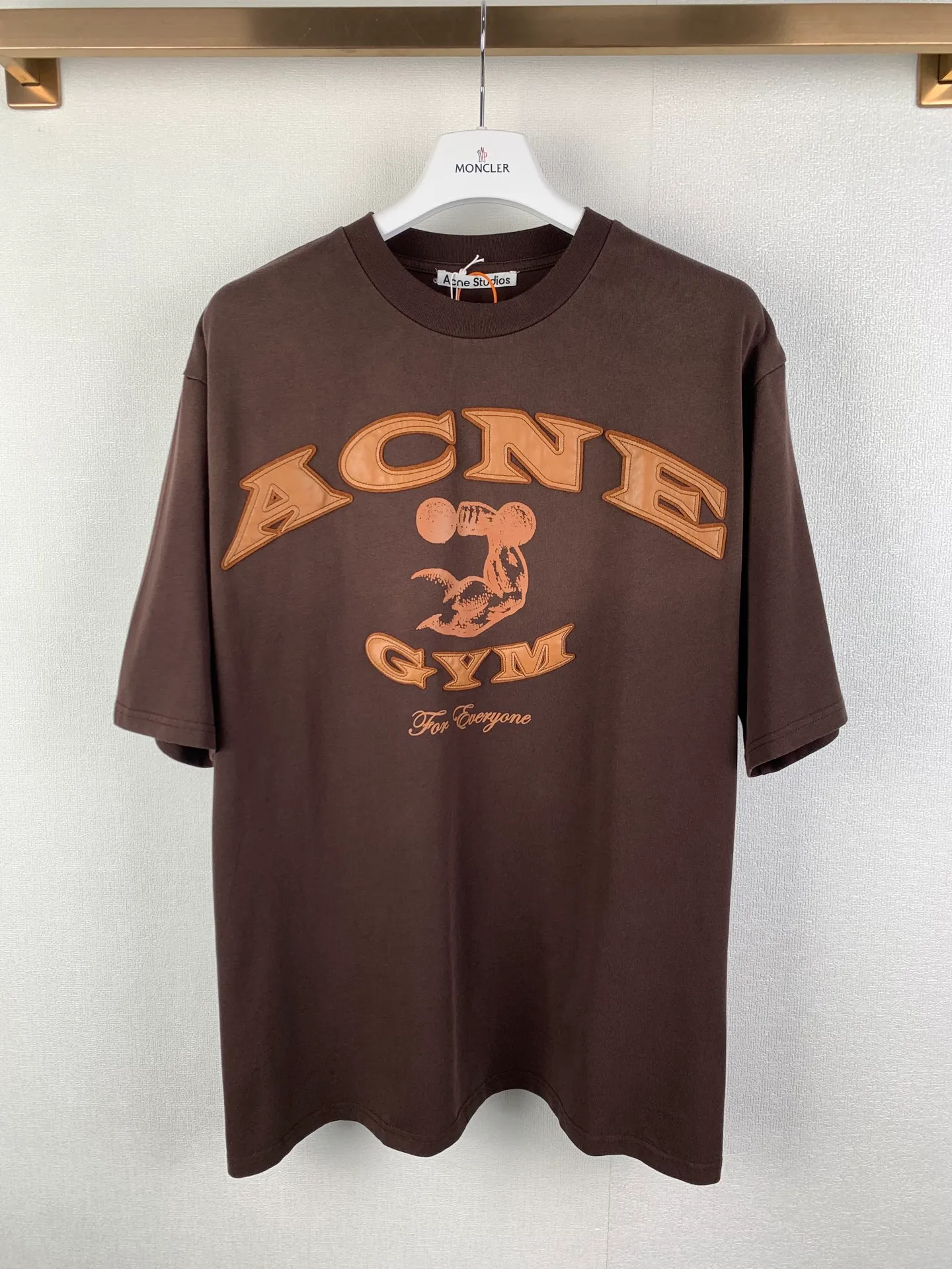 Acne Studios T ' ACNE GYM Brown For Everyone Retro 1: ACNE GYM 2: 3: 4: ： 1:1 Acne ： Size： S M L XL